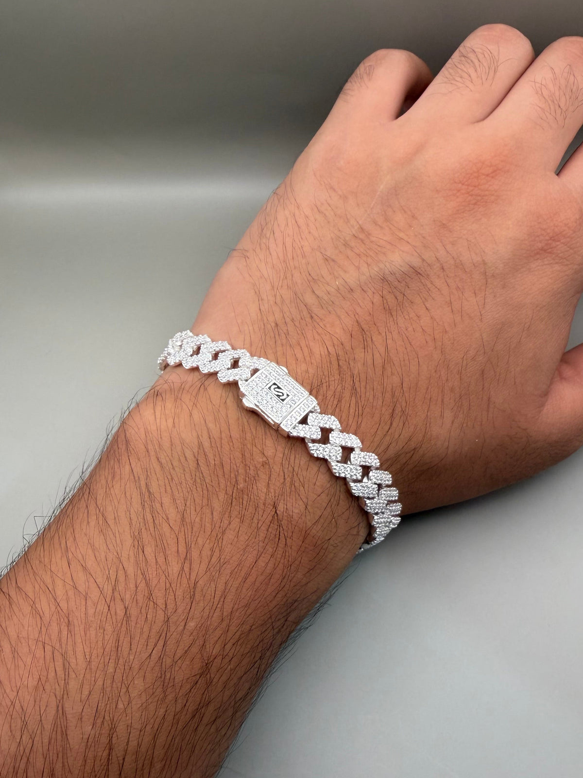Mónaco con zirconias
