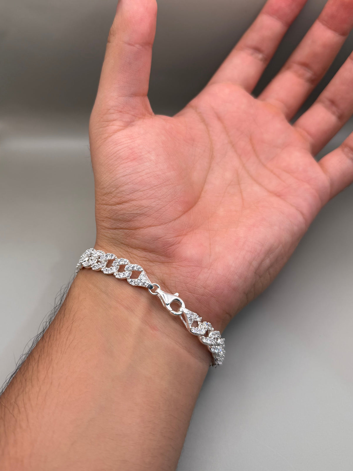 Cubana con zirconias